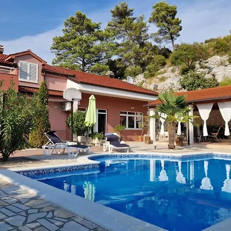 Ostojic By Guide Vila Peracko Blato