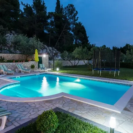 Ostojic By Guide Vila Peracko Blato