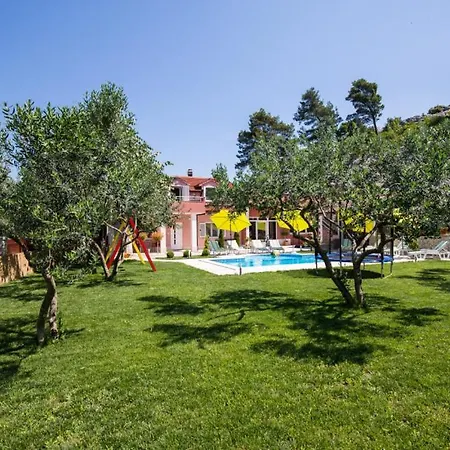 Ostojic By Guide Peracko Blato