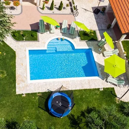 Ostojic By Guide Vila Peracko Blato