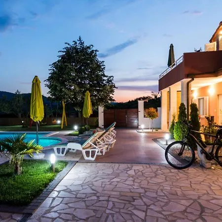 Vila Ostojic By Guide Peracko Blato