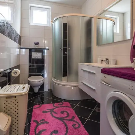 Ostojic By Guide Vila *